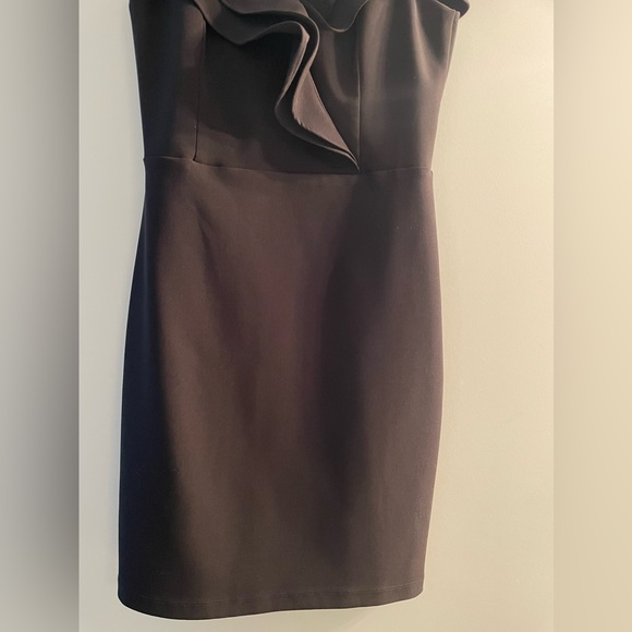 Short black off the shoulder ruffle dress - Picture 7 of 12